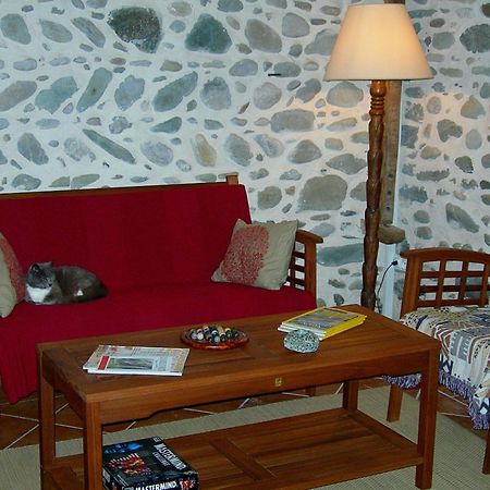 Maison D'Hotes Les 3 Baudets Issor Exteriör bild