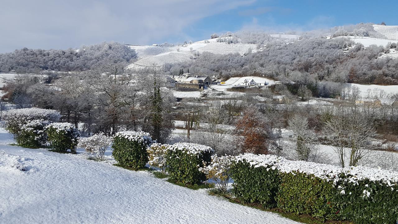 Maison D'Hotes Les 3 Baudets Issor Exteriör bild