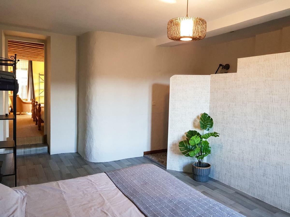 Maison D'Hotes Les 3 Baudets Issor Exteriör bild